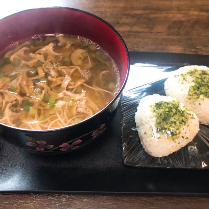 めっちゃいいダシが出る！！牛かすうどん♪